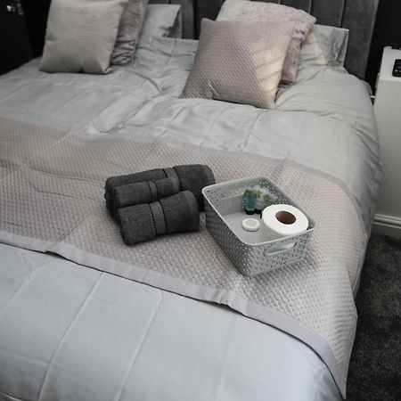 Cheerful 4-Bedroom Home In Sheffield Walkley Bagian luar foto