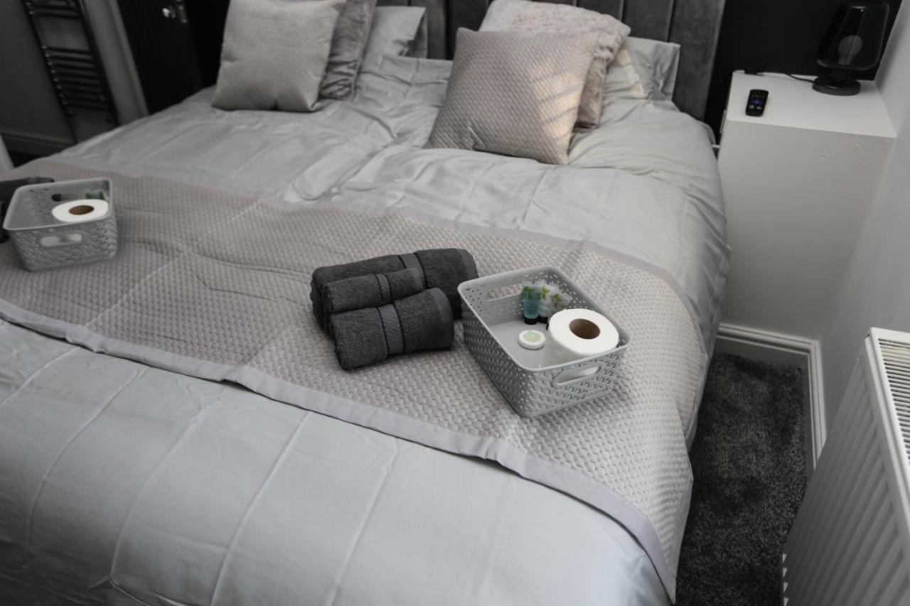 Cheerful 4-Bedroom Home In Sheffield Walkley Bagian luar foto