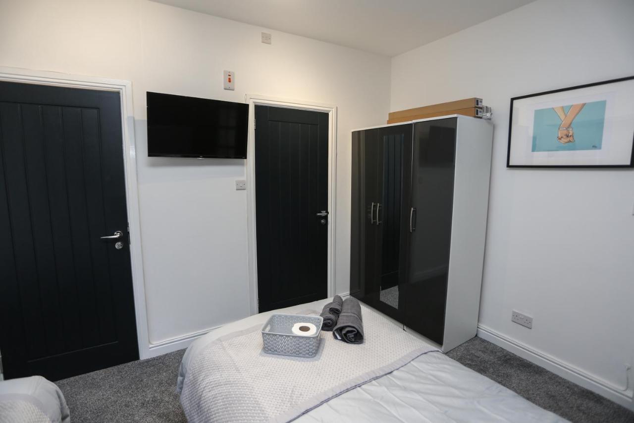 Cheerful 4-Bedroom Home In Sheffield Walkley Bagian luar foto
