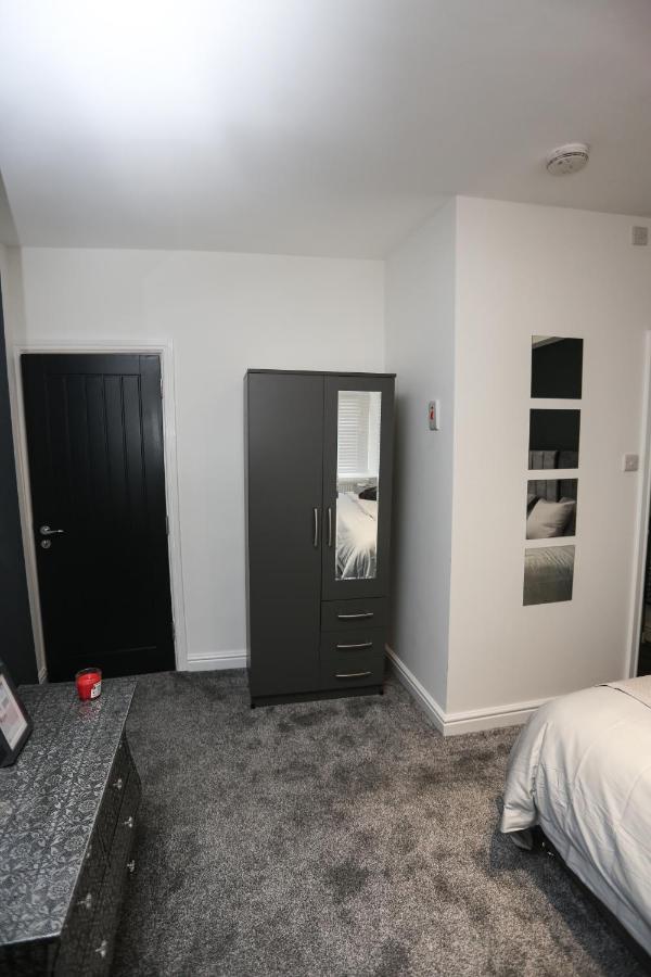 Cheerful 4-Bedroom Home In Sheffield Walkley Bagian luar foto