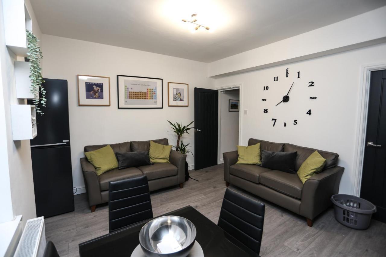 Cheerful 4-Bedroom Home In Sheffield Walkley Bagian luar foto