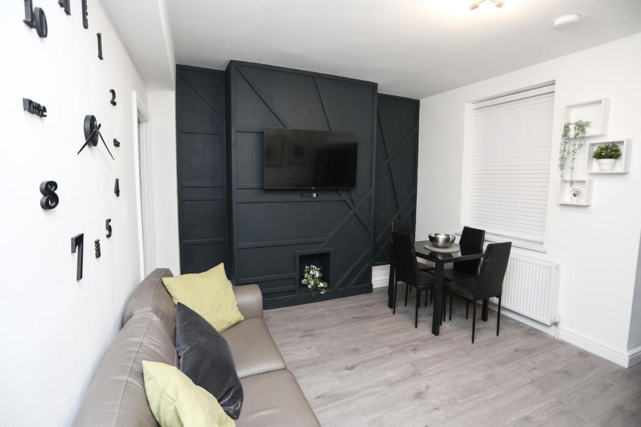 Cheerful 4-Bedroom Home In Sheffield Walkley Bagian luar foto