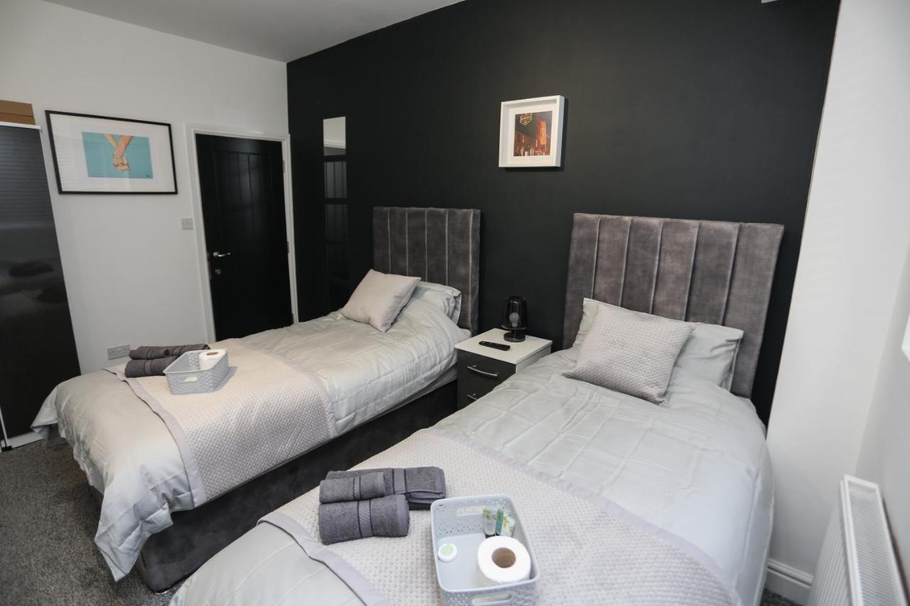 Cheerful 4-Bedroom Home In Sheffield Walkley Bagian luar foto
