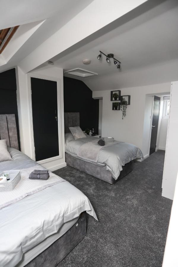 Cheerful 4-Bedroom Home In Sheffield Walkley Bagian luar foto
